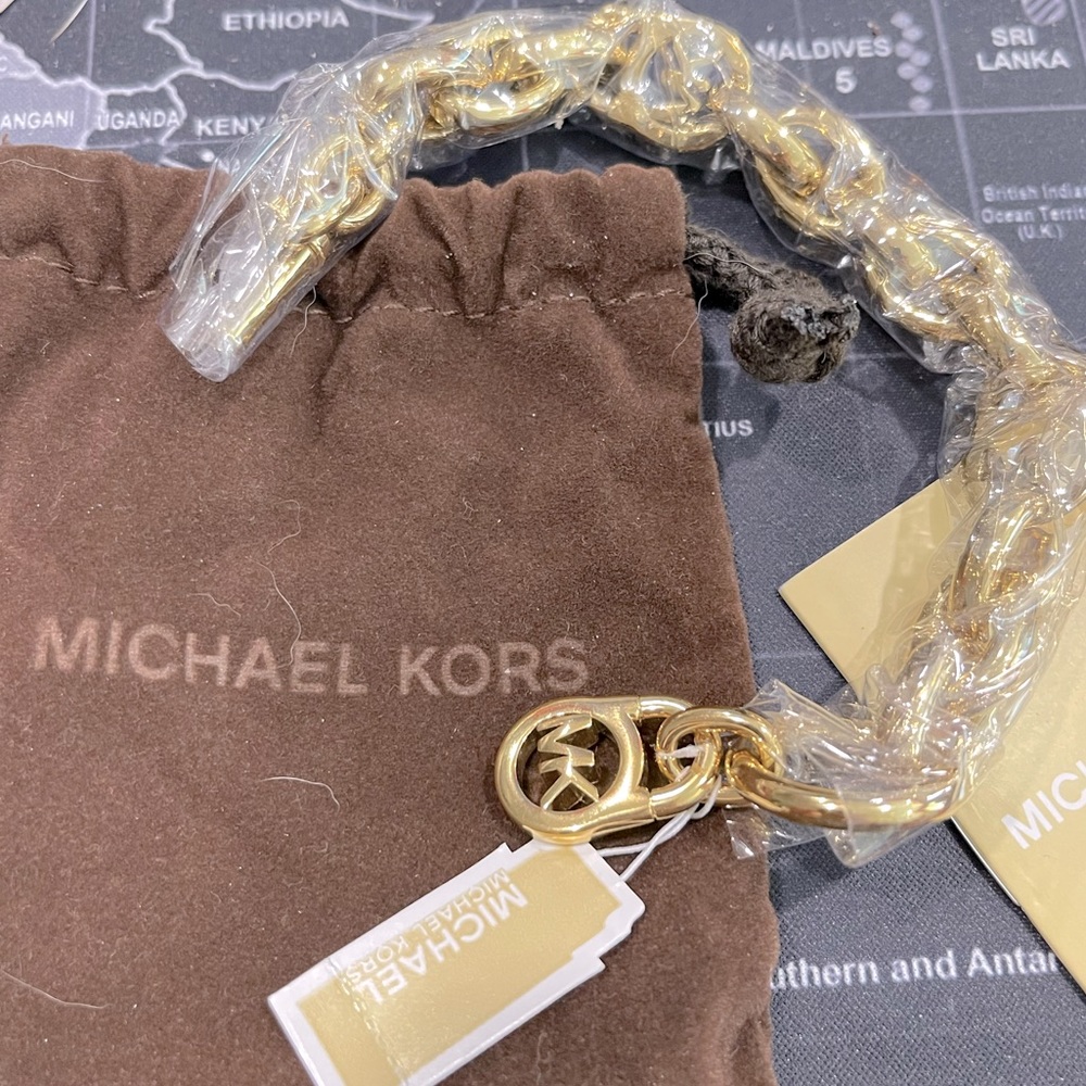 Michael Kors Gold Chunky Toggle Bracelet